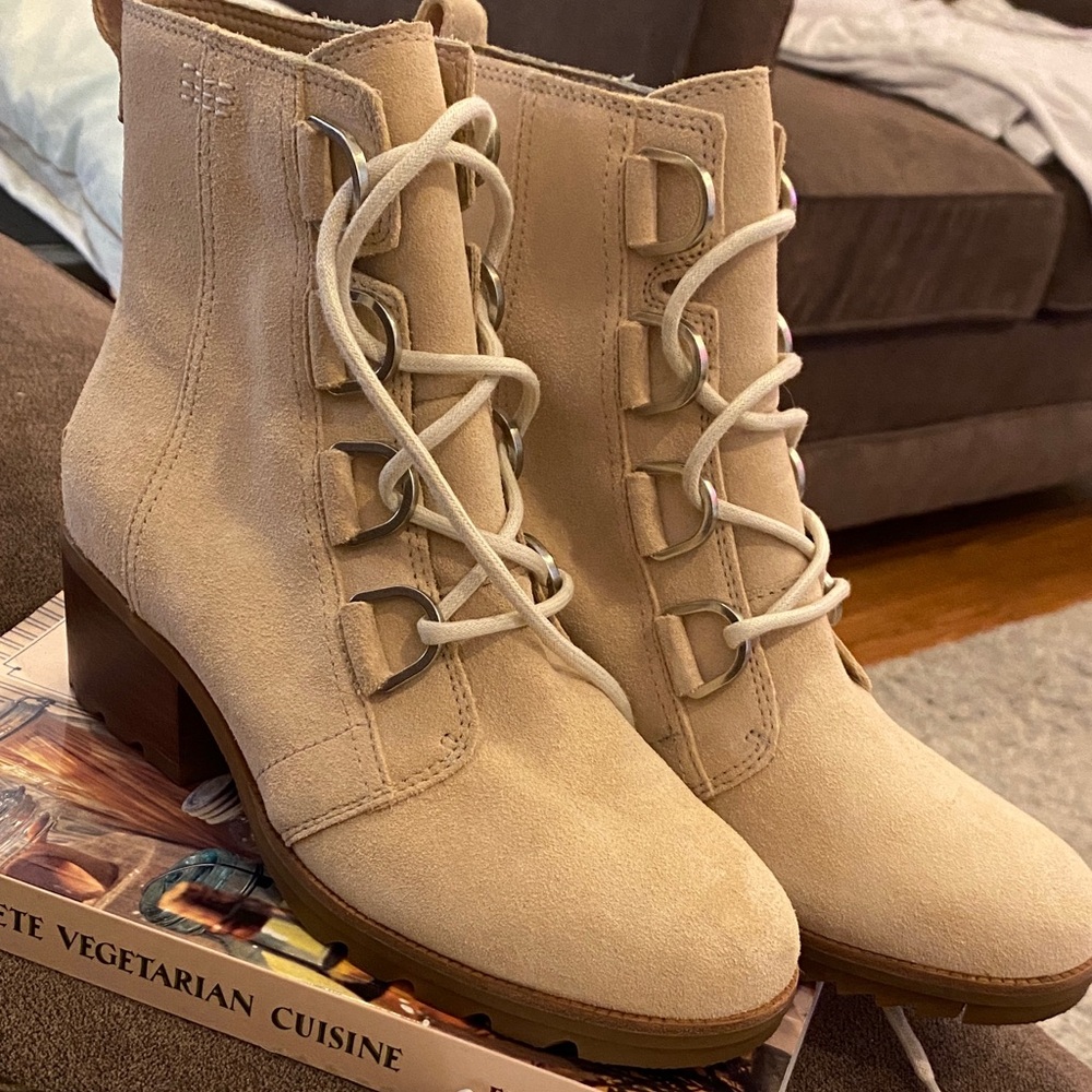 Sorel Suede Boots NWT!